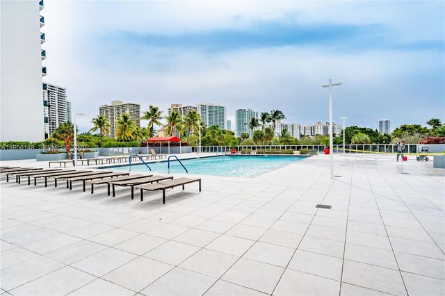 3625 N Country Club Dr 901, Aventura, FL 33180