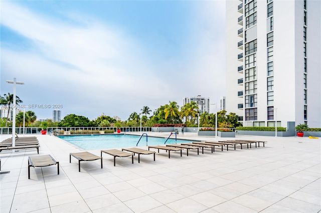 3625 N Country Club Dr 901, Aventura, FL 33180