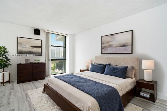 3625 N Country Club Dr 901, Aventura, FL 33180