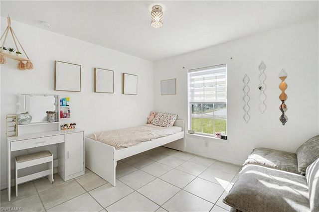 2219 NW 5th ST, Cape Coral, FL 33993