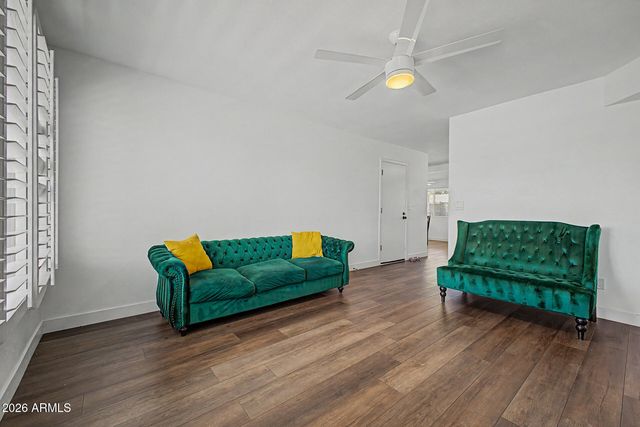 3524 E ANGELA Drive, Phoenix, AZ 85032