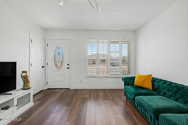 3524 E ANGELA Drive, Phoenix, AZ 85032