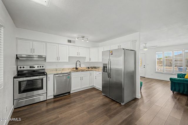 3524 E ANGELA Drive, Phoenix, AZ 85032