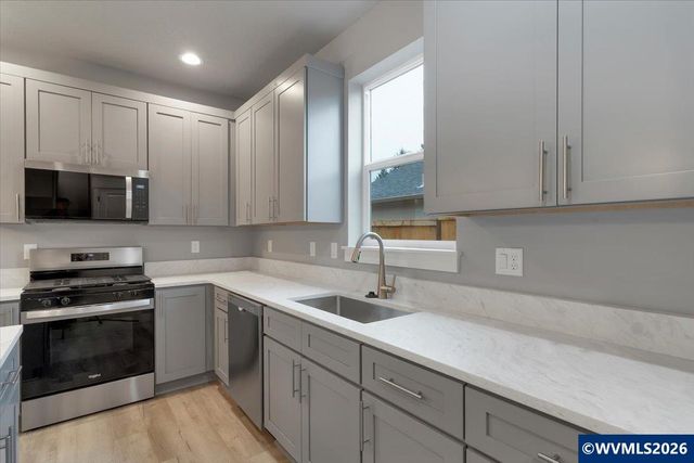 1163 SW 11th Av, Dallas, OR 97338