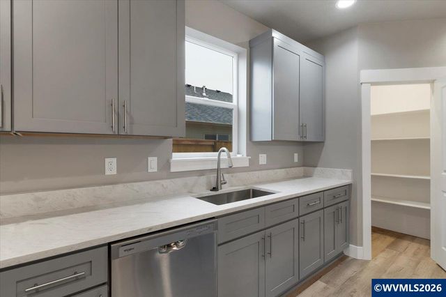 1163 SW 11th Av, Dallas, OR 97338