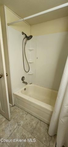 8323 W Meadow Brook Cir, Rathdrum, ID 83858