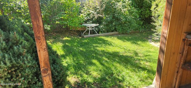 8323 W Meadow Brook Cir, Rathdrum, ID 83858