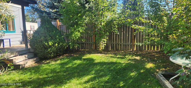 8323 W Meadow Brook Cir, Rathdrum, ID 83858