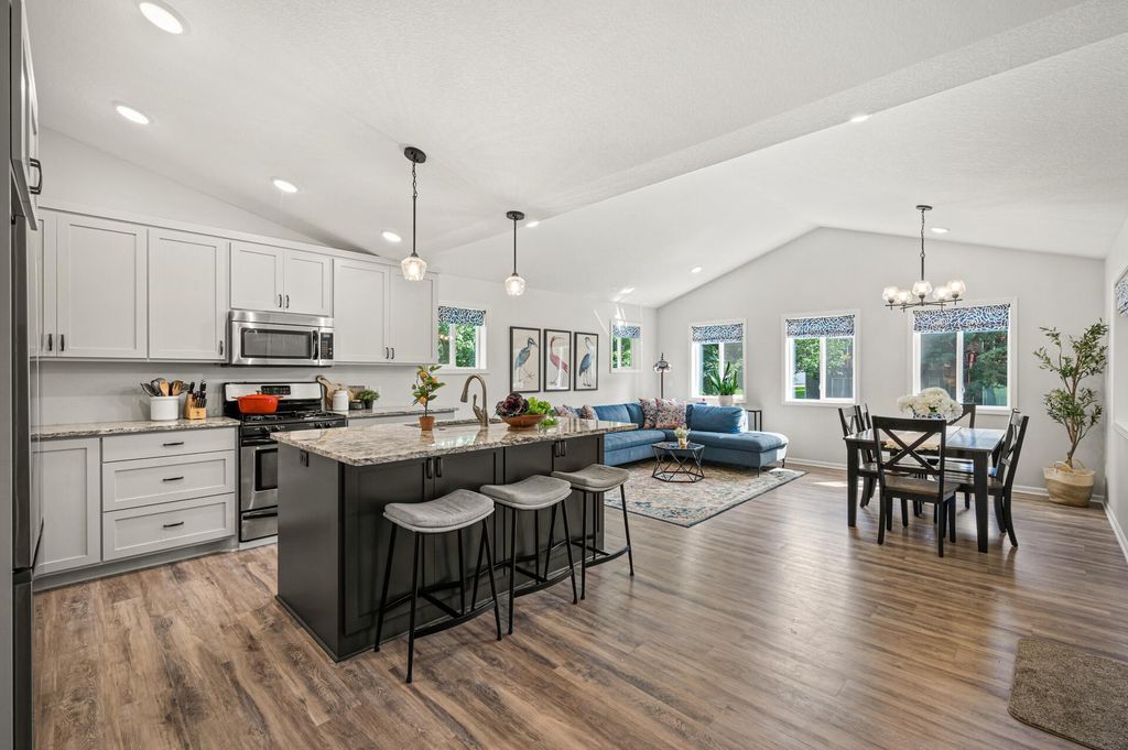 1234 123rd Avenue NE, Blaine, MN 55434