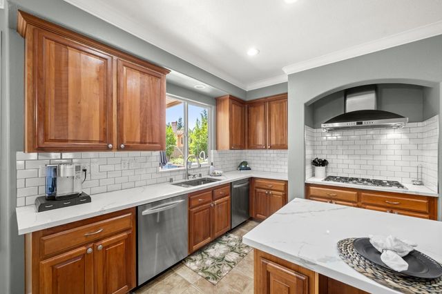 217 Baroness Ct, Roseville, CA 95747