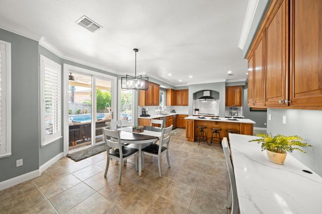 217 Baroness Ct, Roseville, CA 95747
