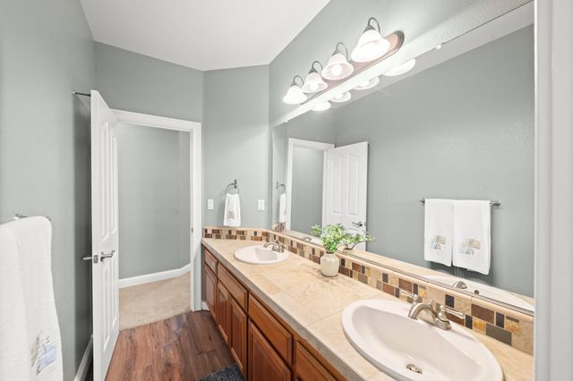 217 Baroness Ct, Roseville, CA 95747