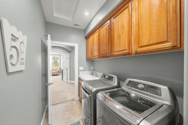 217 Baroness Ct, Roseville, CA 95747
