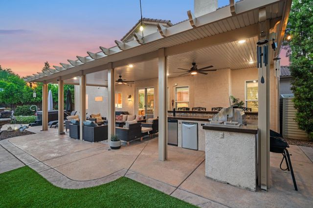 217 Baroness Ct, Roseville, CA 95747