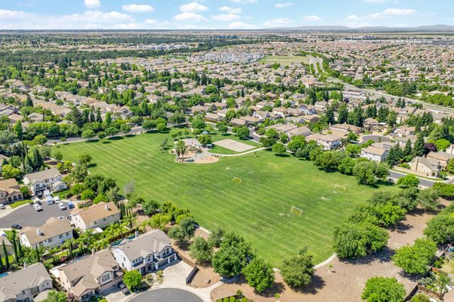 217 Baroness Ct, Roseville, CA 95747