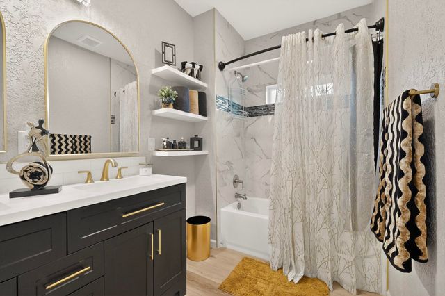 202 Wayne Road NW, Albuquerque, NM 87114