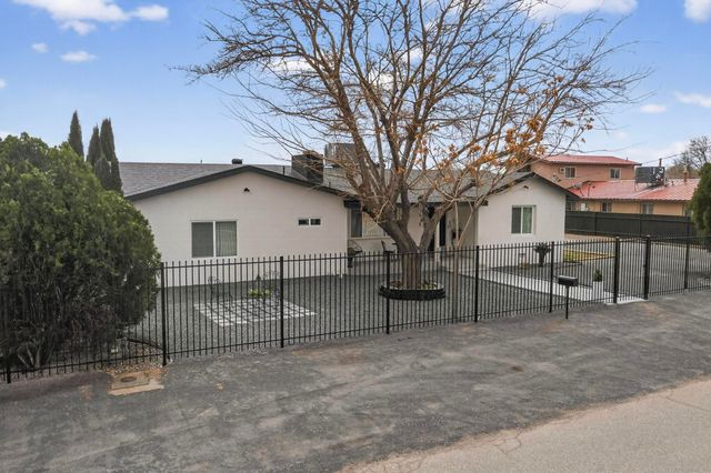 202 Wayne Road NW, Albuquerque, NM 87114