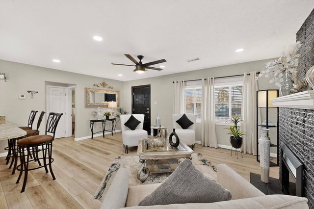 202 Wayne Road NW, Albuquerque, NM 87114