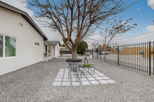 202 Wayne Road NW, Albuquerque, NM 87114