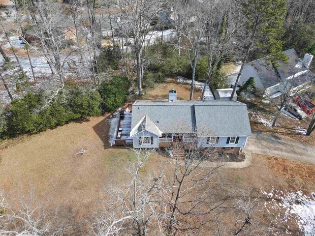 215 Chickamauga Ln, Simpsonville, SC 29681