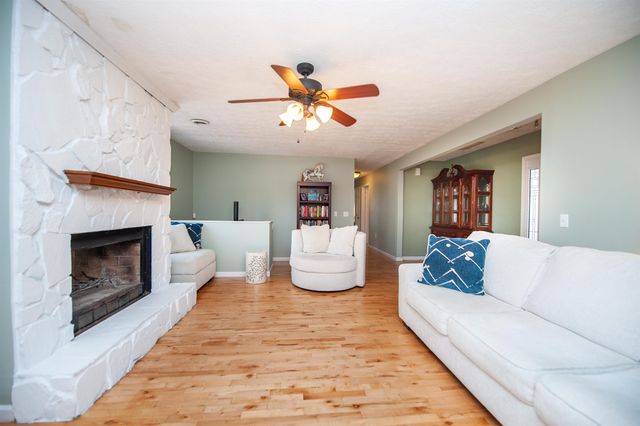 215 Chickamauga Ln, Simpsonville, SC 29681