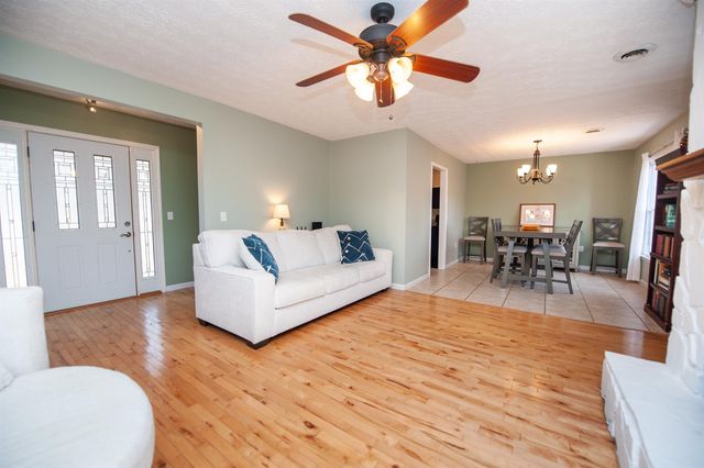 215 Chickamauga Ln, Simpsonville, SC 29681