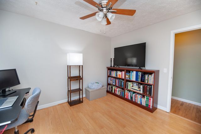 215 Chickamauga Ln, Simpsonville, SC 29681