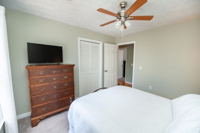 215 Chickamauga Ln, Simpsonville, SC 29681