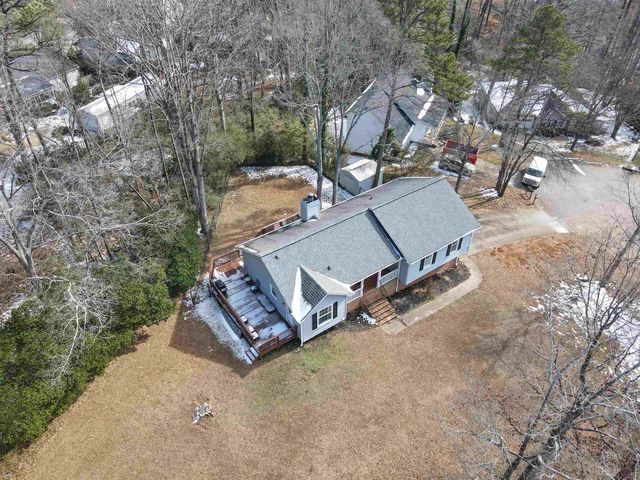 215 Chickamauga Ln, Simpsonville, SC 29681