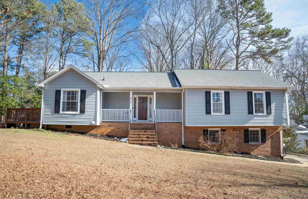 215 Chickamauga Ln, Simpsonville, SC 29681