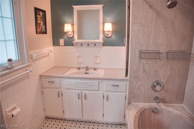 428 Aqueduct Street, Akron, OH 44303