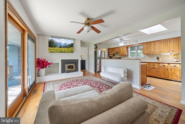 104 NEPTUNE DR, Newark, DE 19711