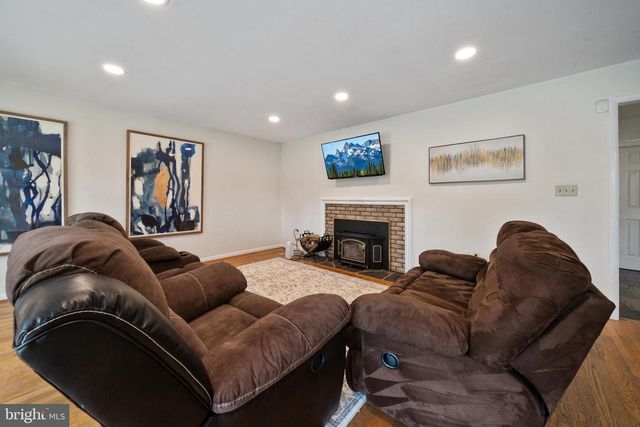 104 NEPTUNE DR, Newark, DE 19711