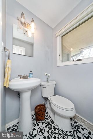 104 NEPTUNE DR, Newark, DE 19711