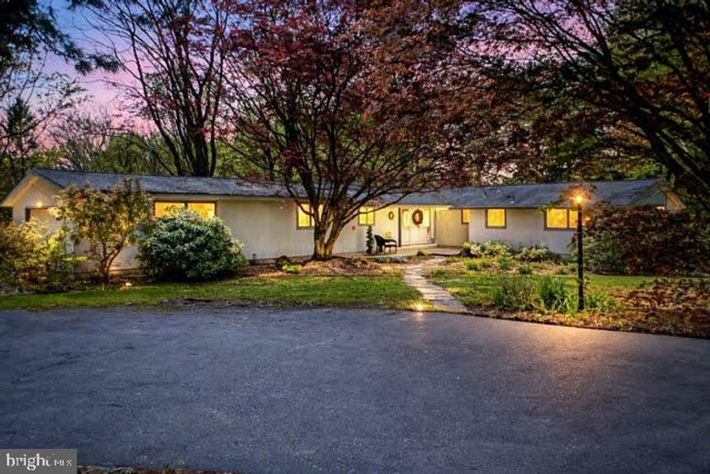 104 NEPTUNE DR, Newark, DE 19711