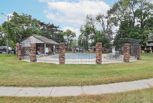 6410 83rd Court N, Brooklyn Park, MN 55445