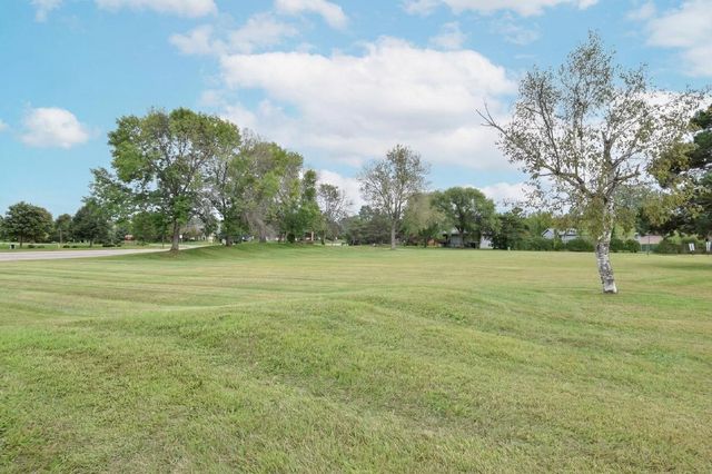6410 83rd Court N, Brooklyn Park, MN 55445