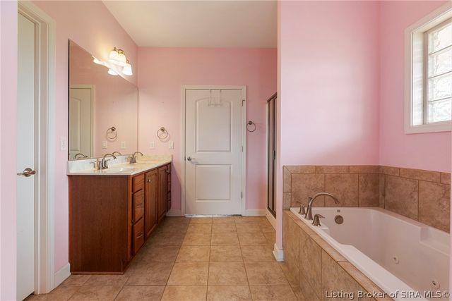 213 Colonels Way W, Henryville, IN 47126