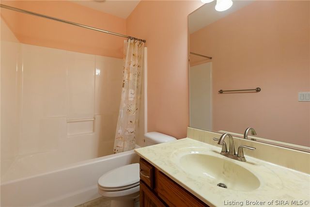 213 Colonels Way W, Henryville, IN 47126
