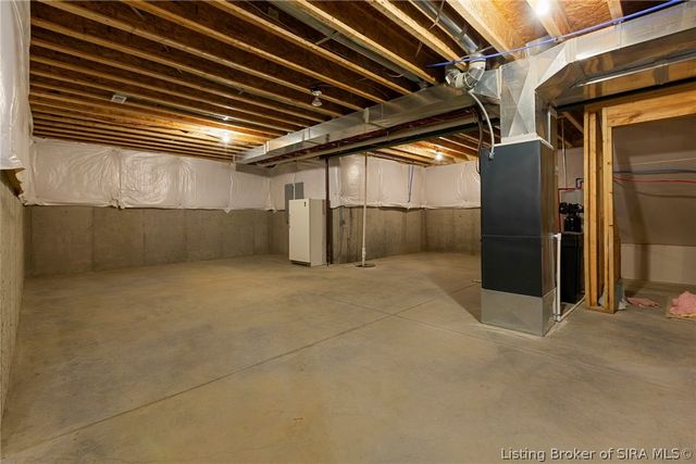 213 Colonels Way W, Henryville, IN 47126