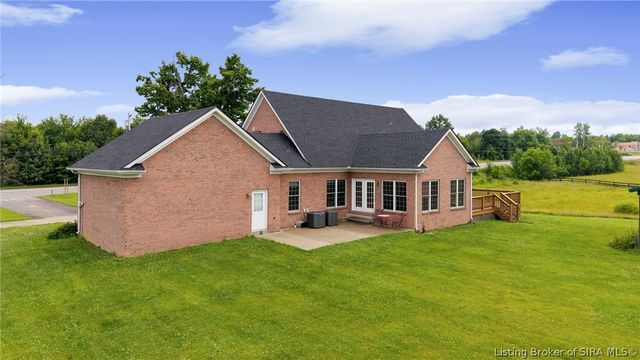 213 Colonels Way W, Henryville, IN 47126