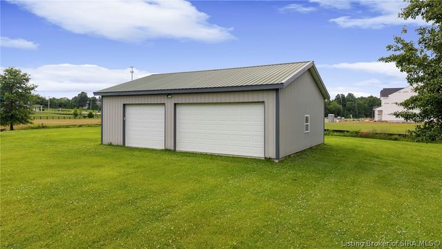 213 Colonels Way W, Henryville, IN 47126