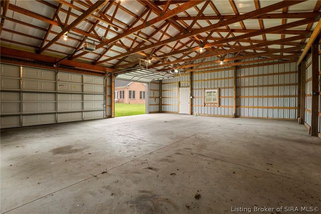 213 Colonels Way W, Henryville, IN 47126
