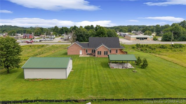 213 Colonels Way W, Henryville, IN 47126