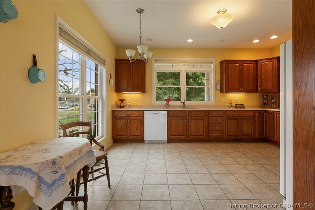 213 Colonels Way W, Henryville, IN 47126