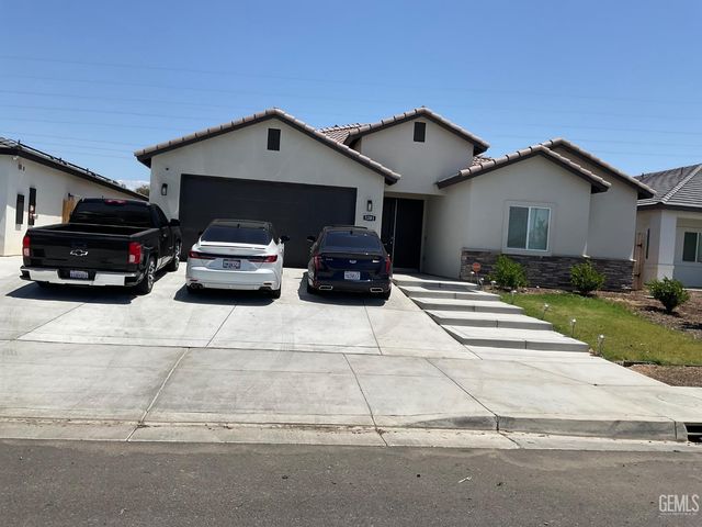 5201 Hawkwatch Lane, Bakersfield, CA 93306