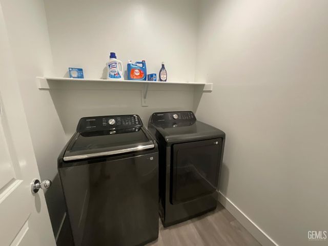5201 Hawkwatch Lane, Bakersfield, CA 93306
