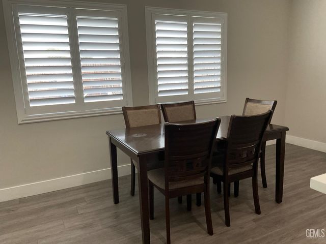 5201 Hawkwatch Lane, Bakersfield, CA 93306
