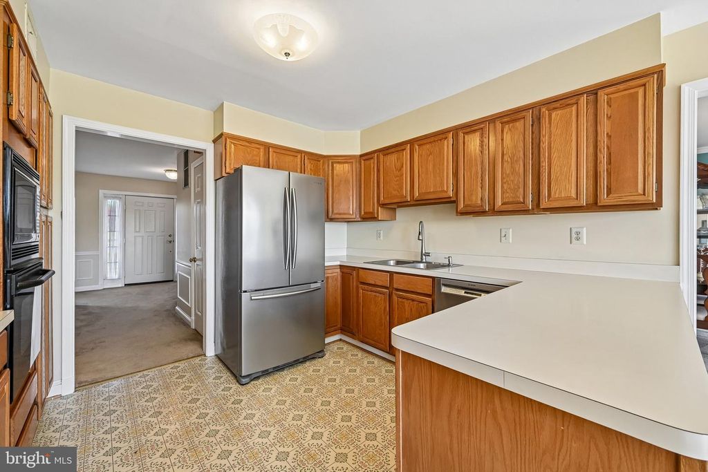 Image 21 of property listing at 23021 WILD HUNT DR, Gaithersburg, MD 20882