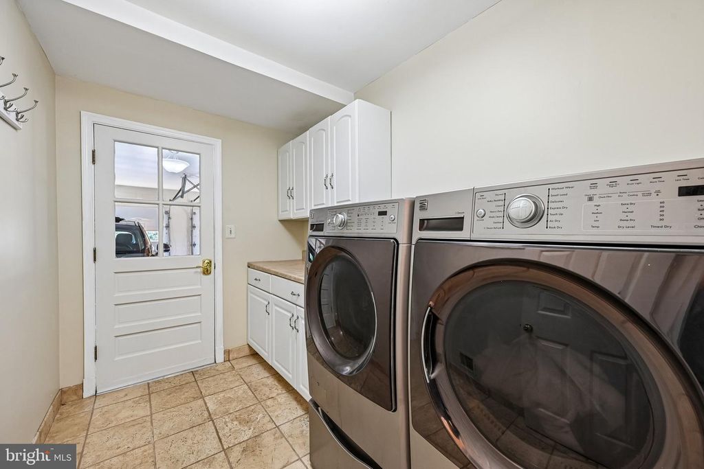Image 29 of property listing at 23021 WILD HUNT DR, Gaithersburg, MD 20882